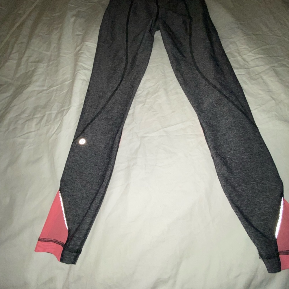 Lululemon leggings size 4 - Picture 2 of 8